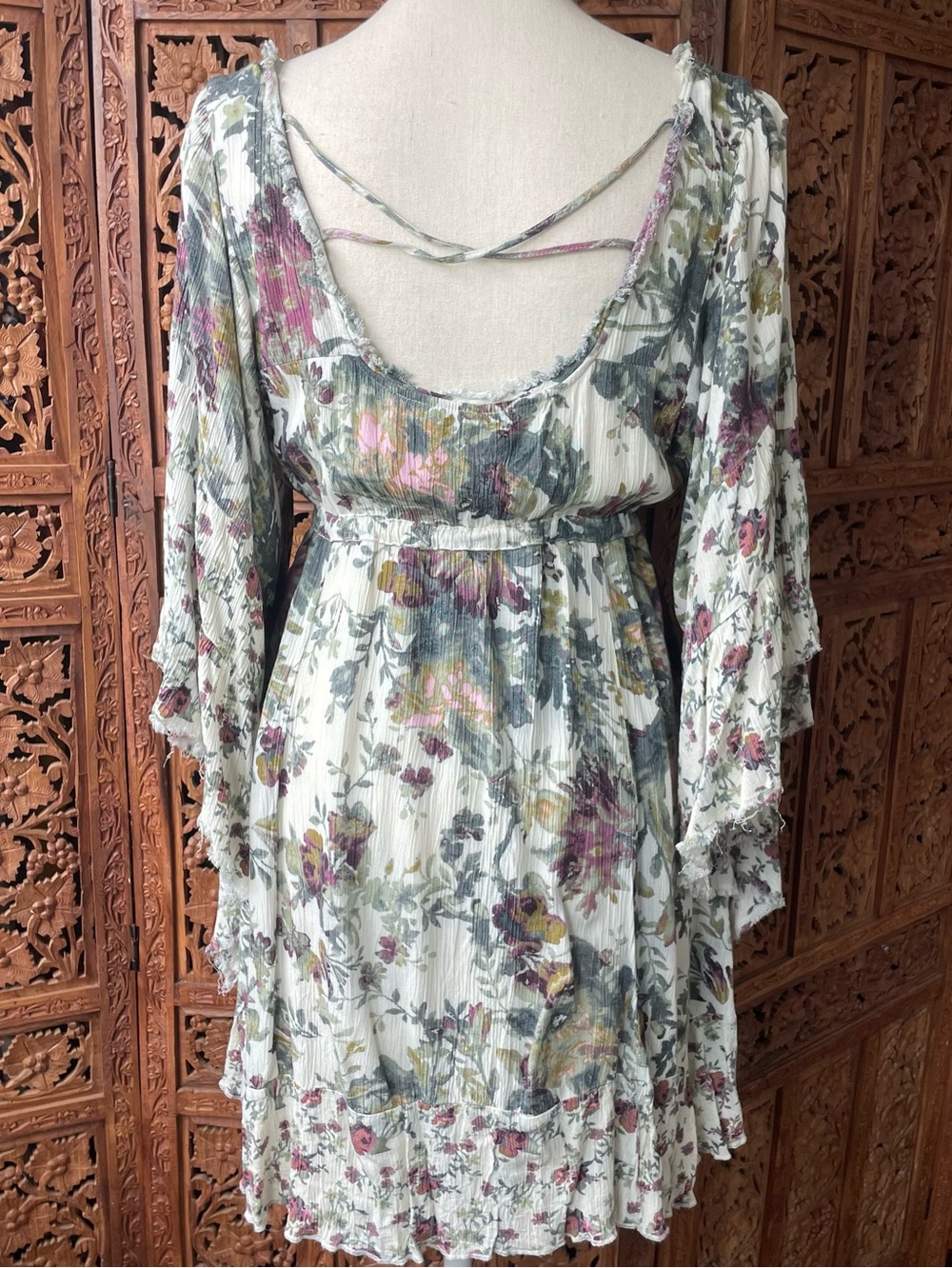 Free People Boho Tiered Flowey Peasant Festival Floral Flare Sleeve mini Dress - Picture 9 of 10